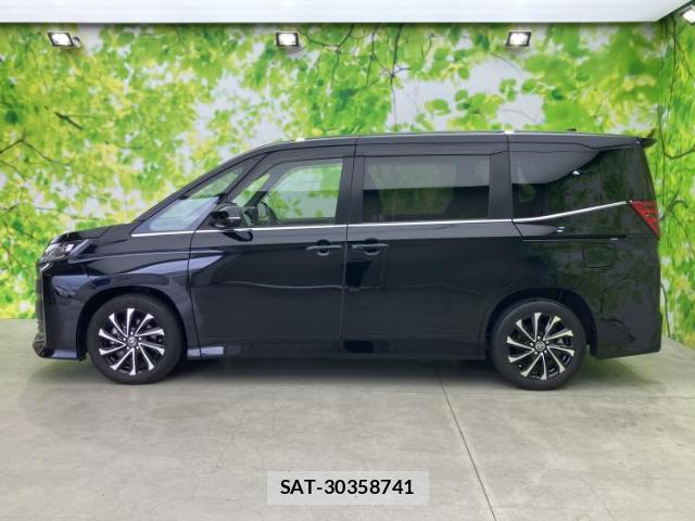 Toyota NOAH 2022-06 8754391-1