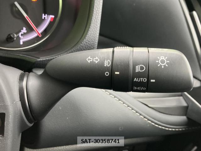 Toyota NOAH 2022-06 8754391-15