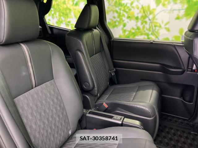 Toyota NOAH 2022-06 8754391-4
