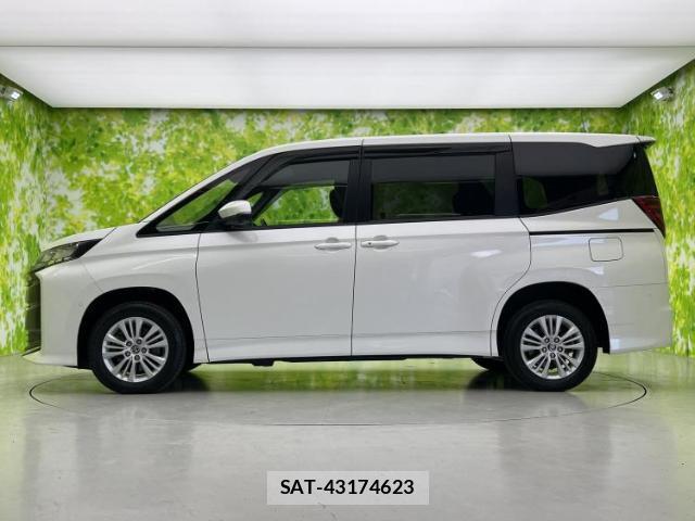 Toyota NOAH 2023-11 8754449-1