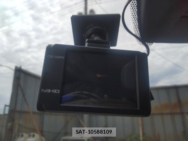 Nissan NOTE 2017-08 8752595-16