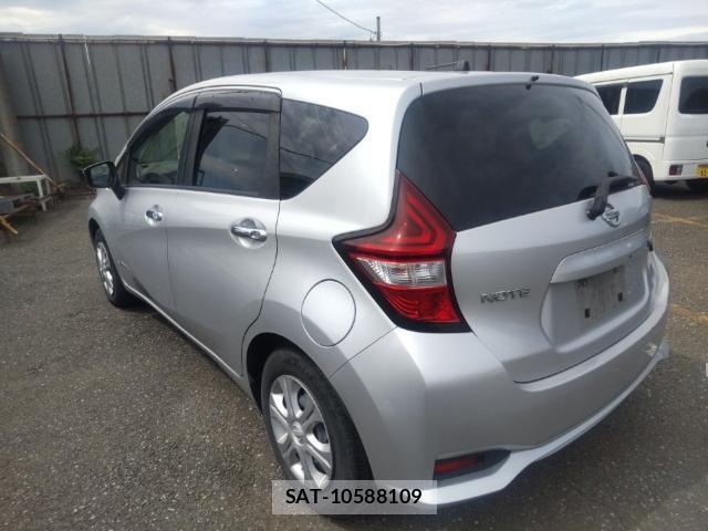 Nissan NOTE 2017-08 8752595-5
