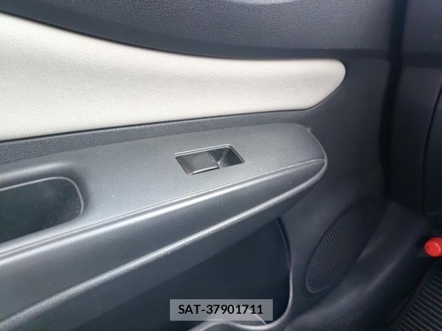 Nissan NOTE 2019-08 8752654-12