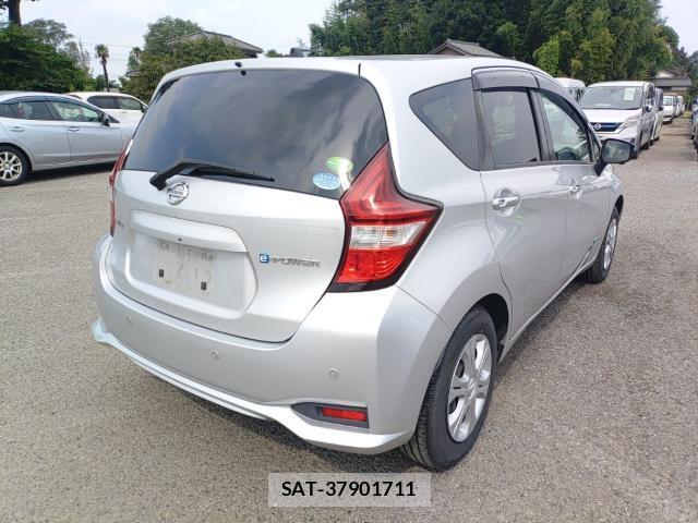 Nissan NOTE 2019-08 8752654-4