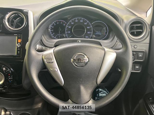 Nissan NOTE 2015-11 8752857-10