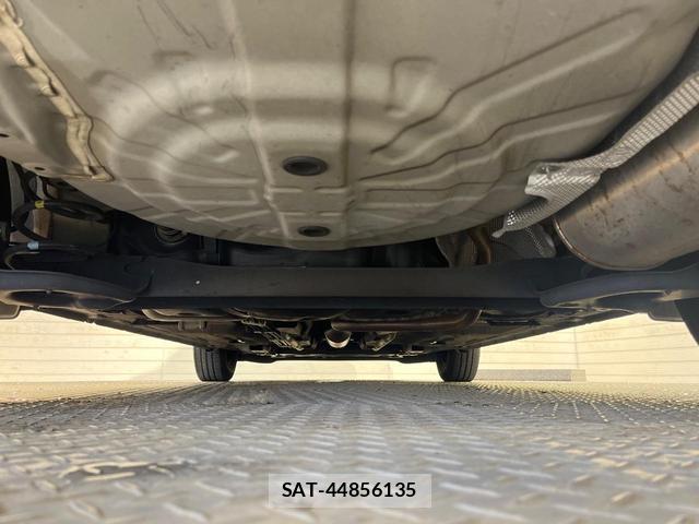 Nissan NOTE 2015-11 8752857-18