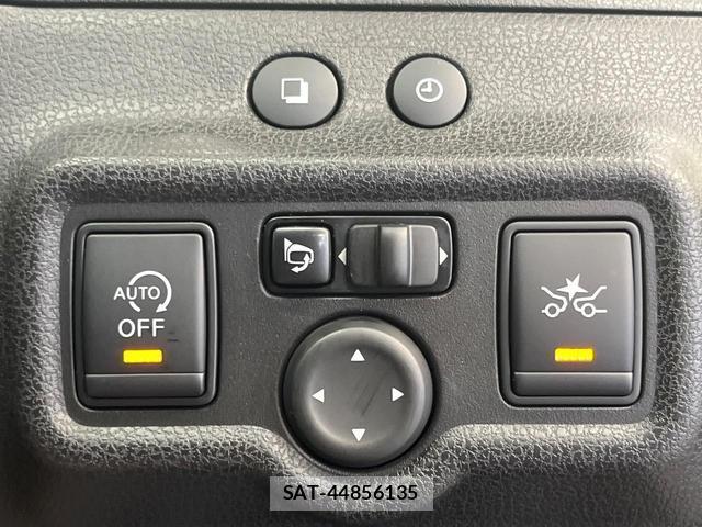 Nissan NOTE 2015-11 8752857-3