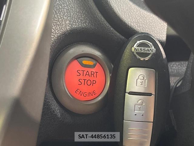 Nissan NOTE 2015-11 8752857-5