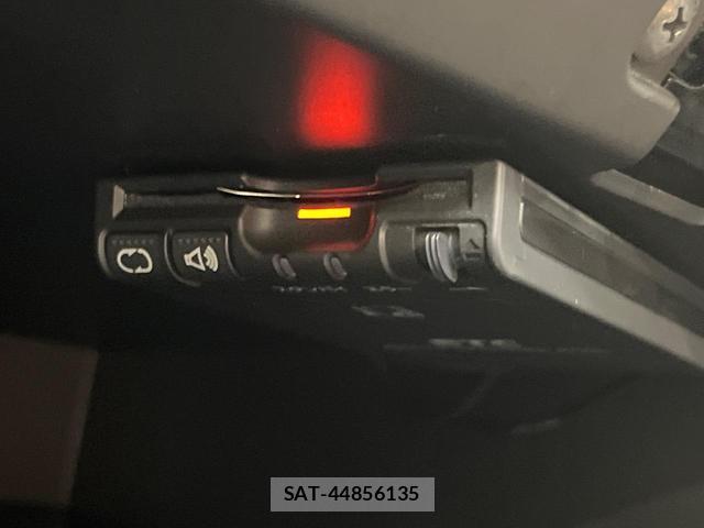 Nissan NOTE 2015-11 8752857-6