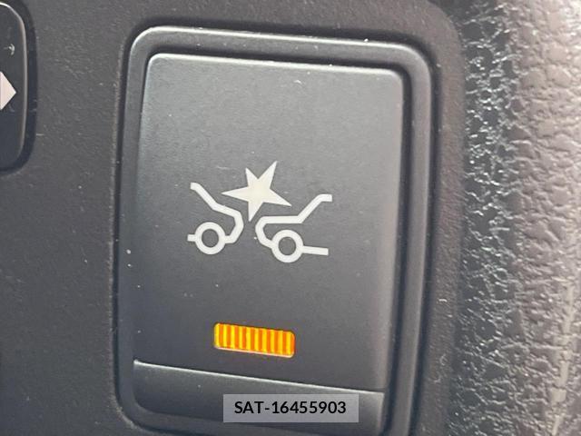 Nissan NOTE 2015-12 8752901-8