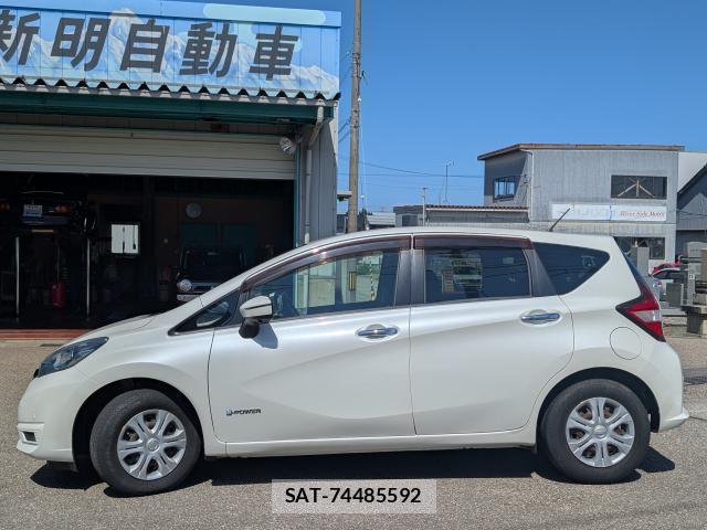 Nissan NOTE 2016-11 8754278-11