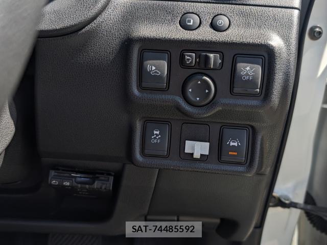 Nissan NOTE 2016-11 8754278-16