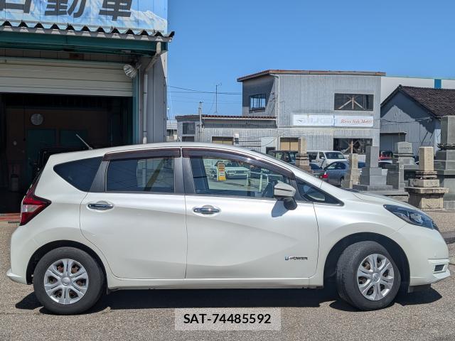 Nissan NOTE 2016-11 8754278-3