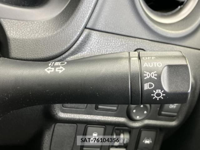 Nissan NOTE 2019-11 8754415-16