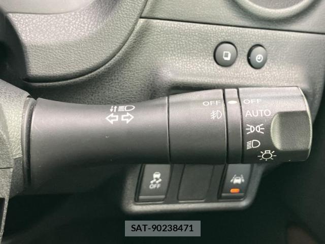 Nissan NOTE 2017-08 8754440-17