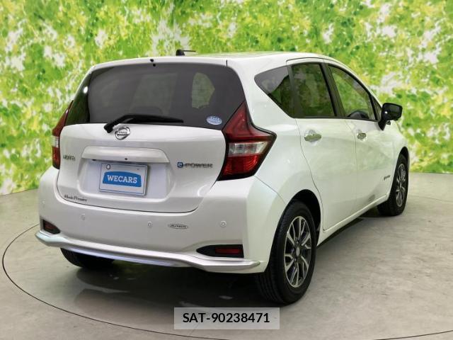 Nissan NOTE 2017-08 8754440-2
