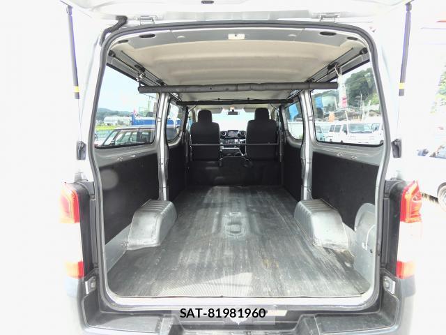 Nissan NV350 Caravan 2015-11 8752429-4