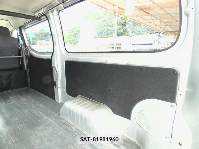 Nissan NV350 Caravan 2015-11 8752429-7