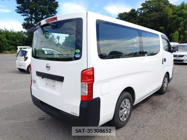 Nissan NV350 Caravan 2012-08 8752642-2