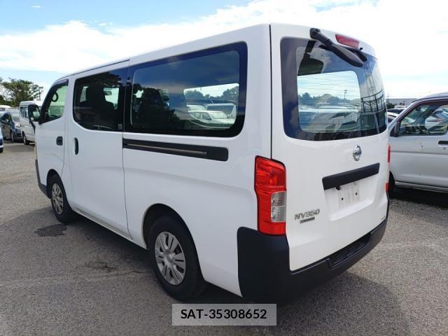 Nissan NV350 Caravan 2012-08 8752642-4