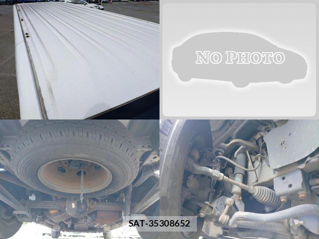 Nissan NV350 Caravan 2012-08 8752642-6