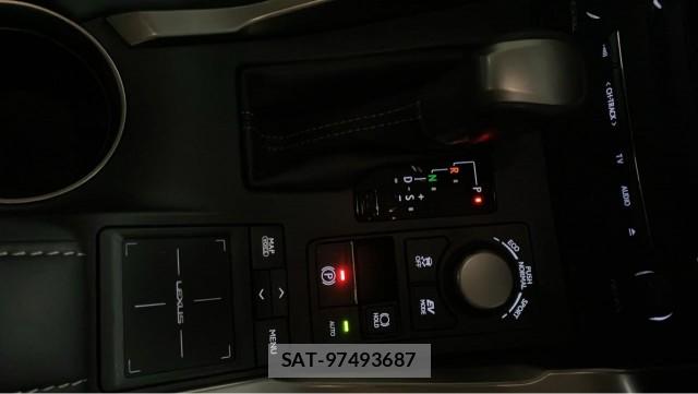 Lexus NX 2016-11 8753581-13