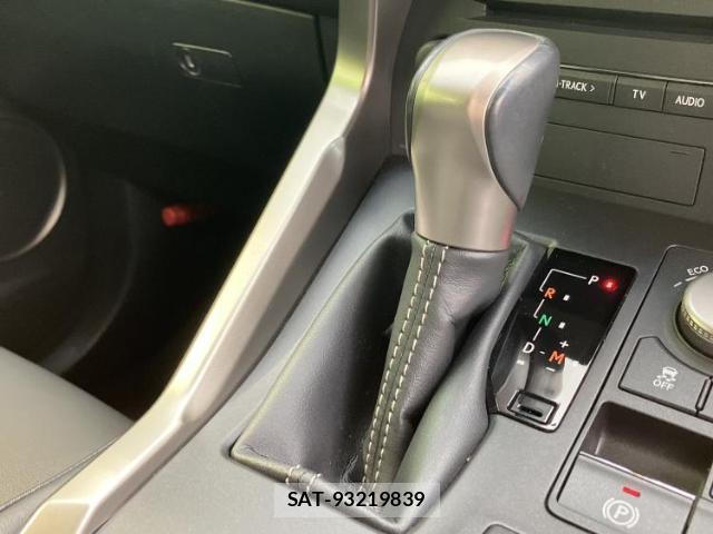 Lexus NX 2016-07 8754470-16