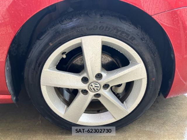 VolksWagen POLO 2017-11 8754218-8