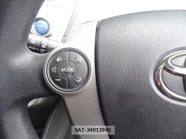 Toyota PRIUS ALPHA 2012-04 8753418-15
