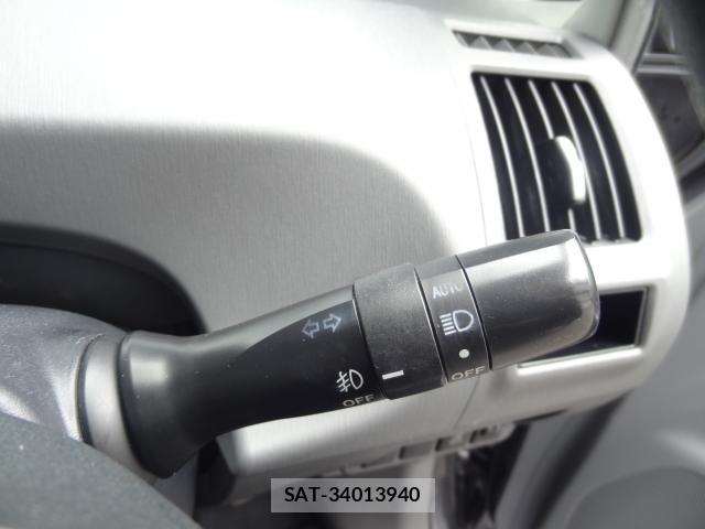 Toyota PRIUS ALPHA 2012-04 8753418-18