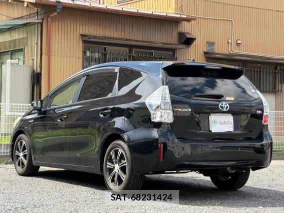 Toyota PRIUS ALPHA 2011-10 8753625-12