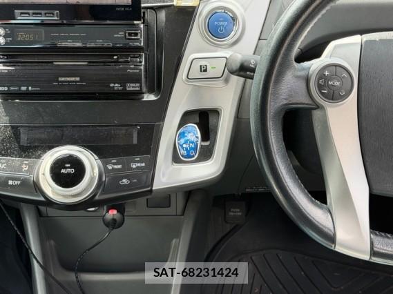 Toyota PRIUS ALPHA 2011-10 8753625-13