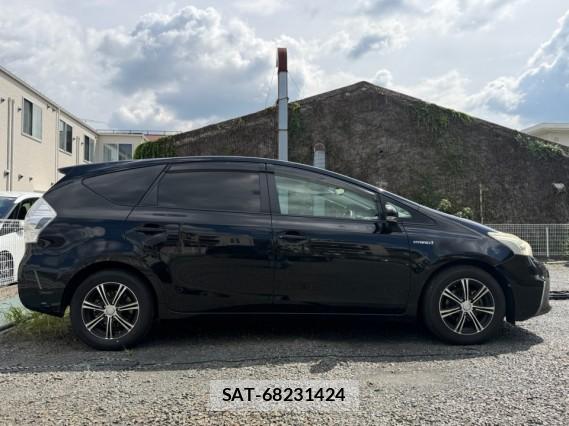 Toyota PRIUS ALPHA 2011-10 8753625-3