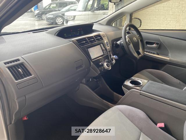 Toyota PRIUS ALPHA 2011-05 8754091-16