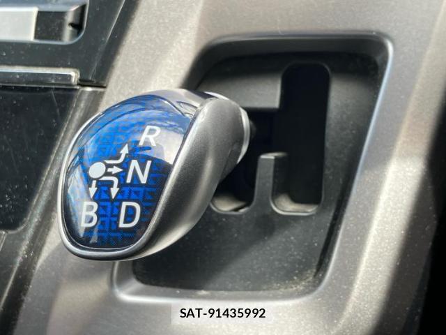 Toyota PRIUS ALPHA 2015-06 8754155-16