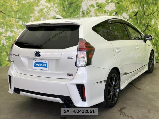 Toyota PRIUS ALPHA 2015-06 8754579-2