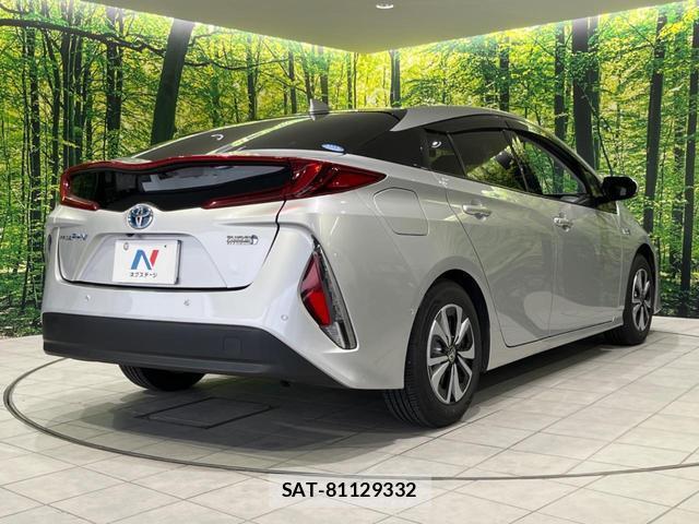 Toyota PRIUS PHV 2018-03 8752712-16