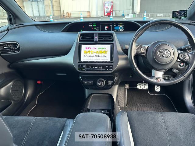 Toyota PRIUS PHV 2019-12 8753244-2