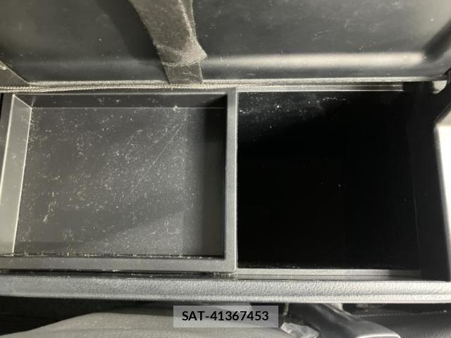 Toyota PRIUS 2019-05 8752440-11