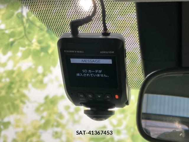 Toyota PRIUS 2019-05 8752440-12