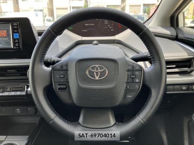Toyota PRIUS 2023-10 8752446-12