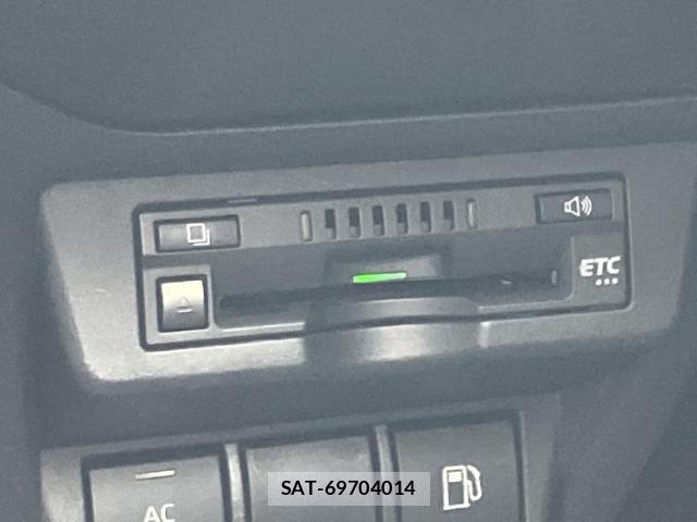 Toyota PRIUS 2023-10 8752446-16