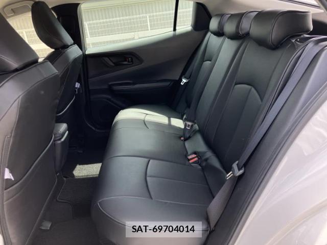 Toyota PRIUS 2023-10 8752446-7