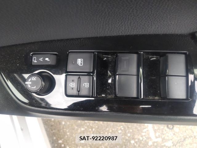 Toyota PRIUS 2021-08 8752613-13