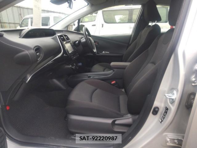 Toyota PRIUS 2021-08 8752613-15