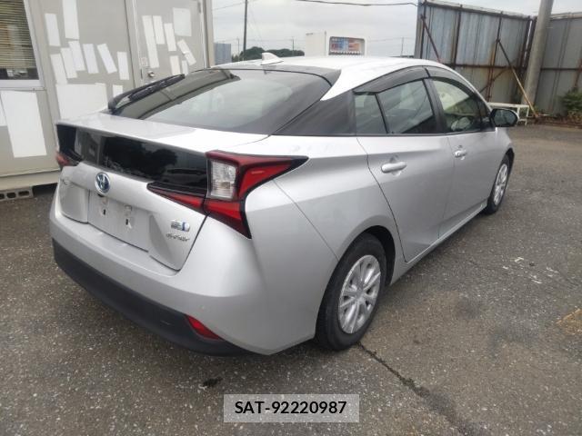 Toyota PRIUS 2021-08 8752613-4