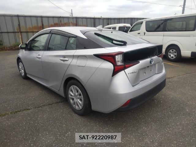 Toyota PRIUS 2021-08 8752613-5