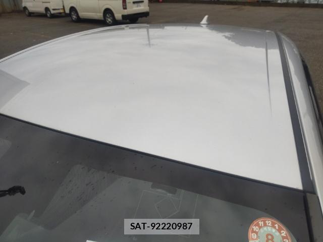 Toyota PRIUS 2021-08 8752613-6