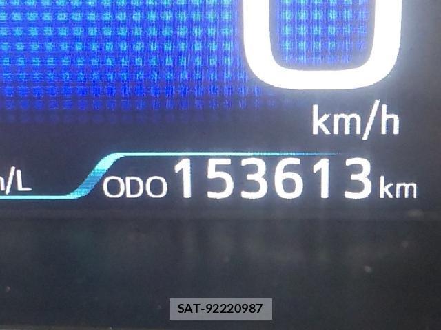 Toyota PRIUS 2021-08 8752613-9