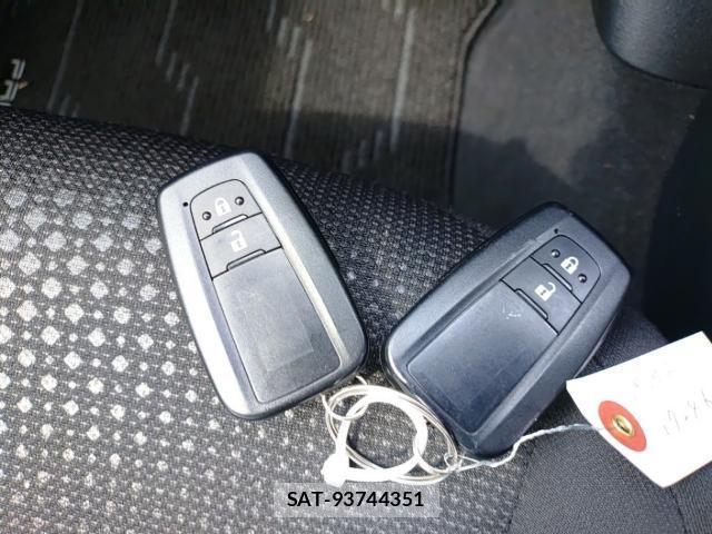 Toyota PRIUS 2019-09 8752653-14
